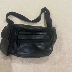 Wilsons Leather Black Belt Bag